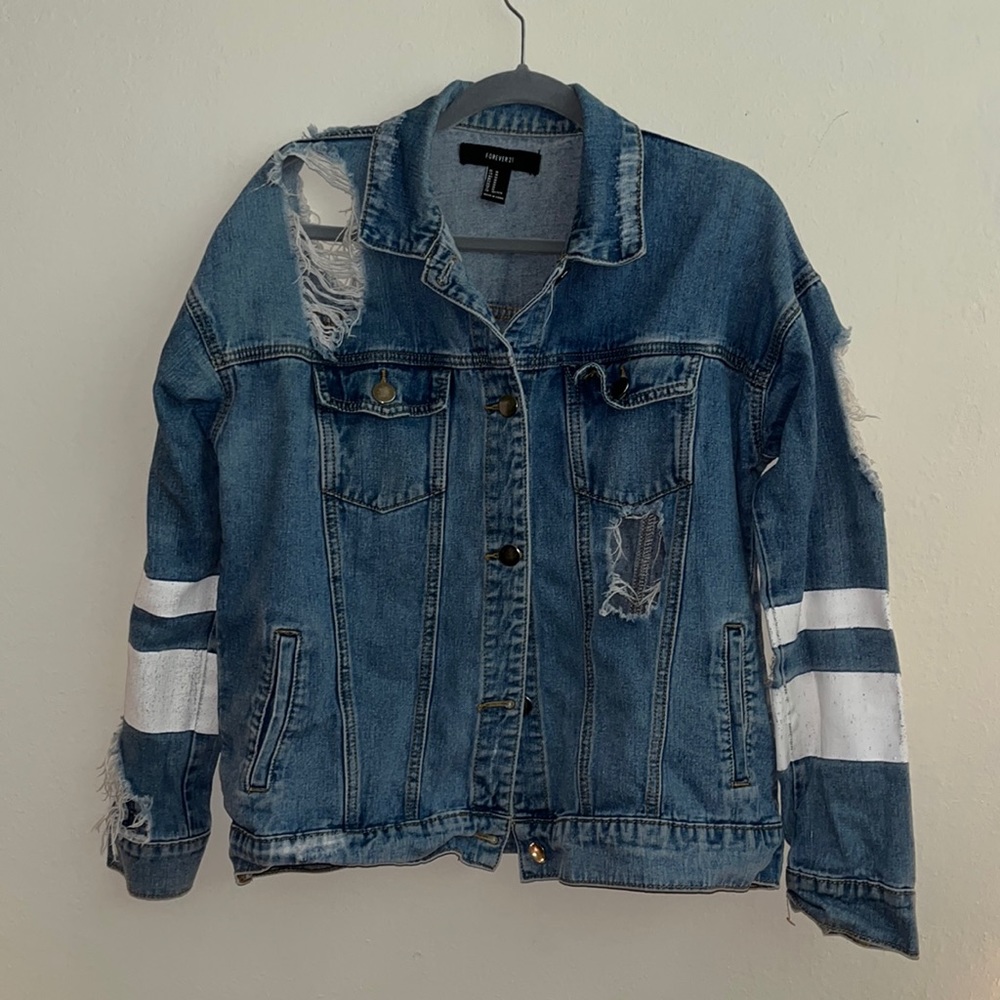 Forever 21 distressed jean jacket size M